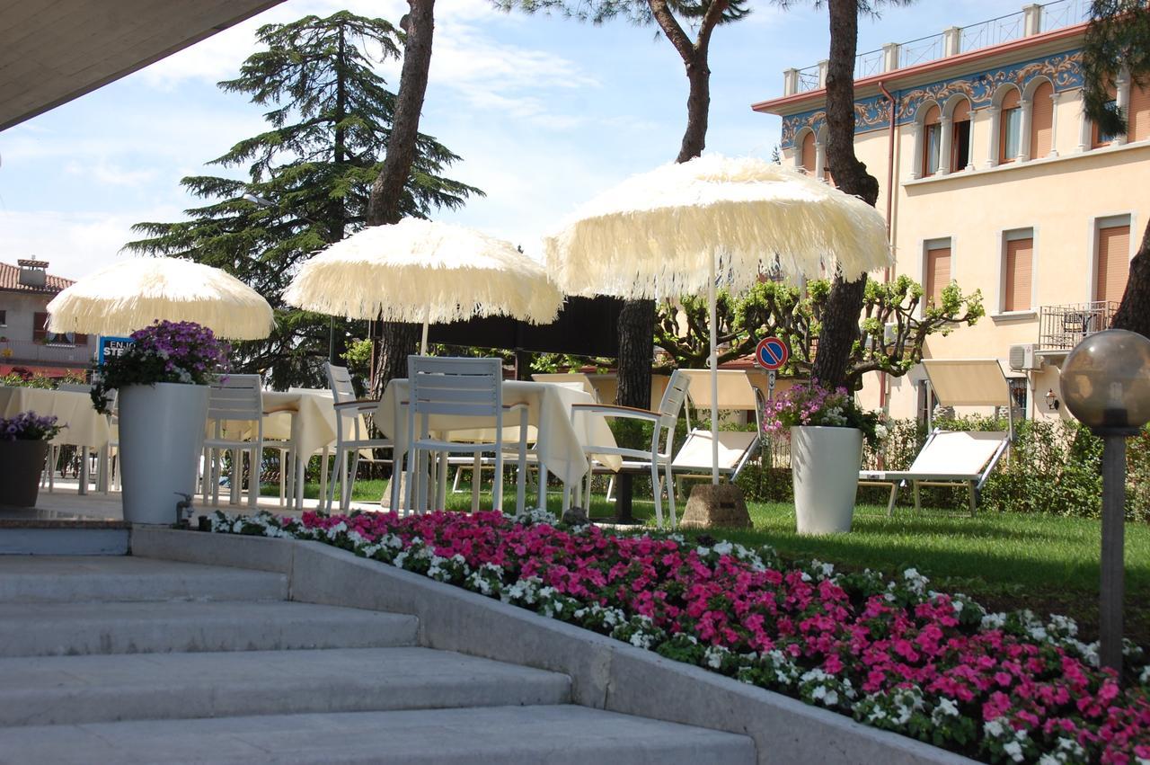 Hotel International Σιρμιόνε Εξωτερικό φωτογραφία
