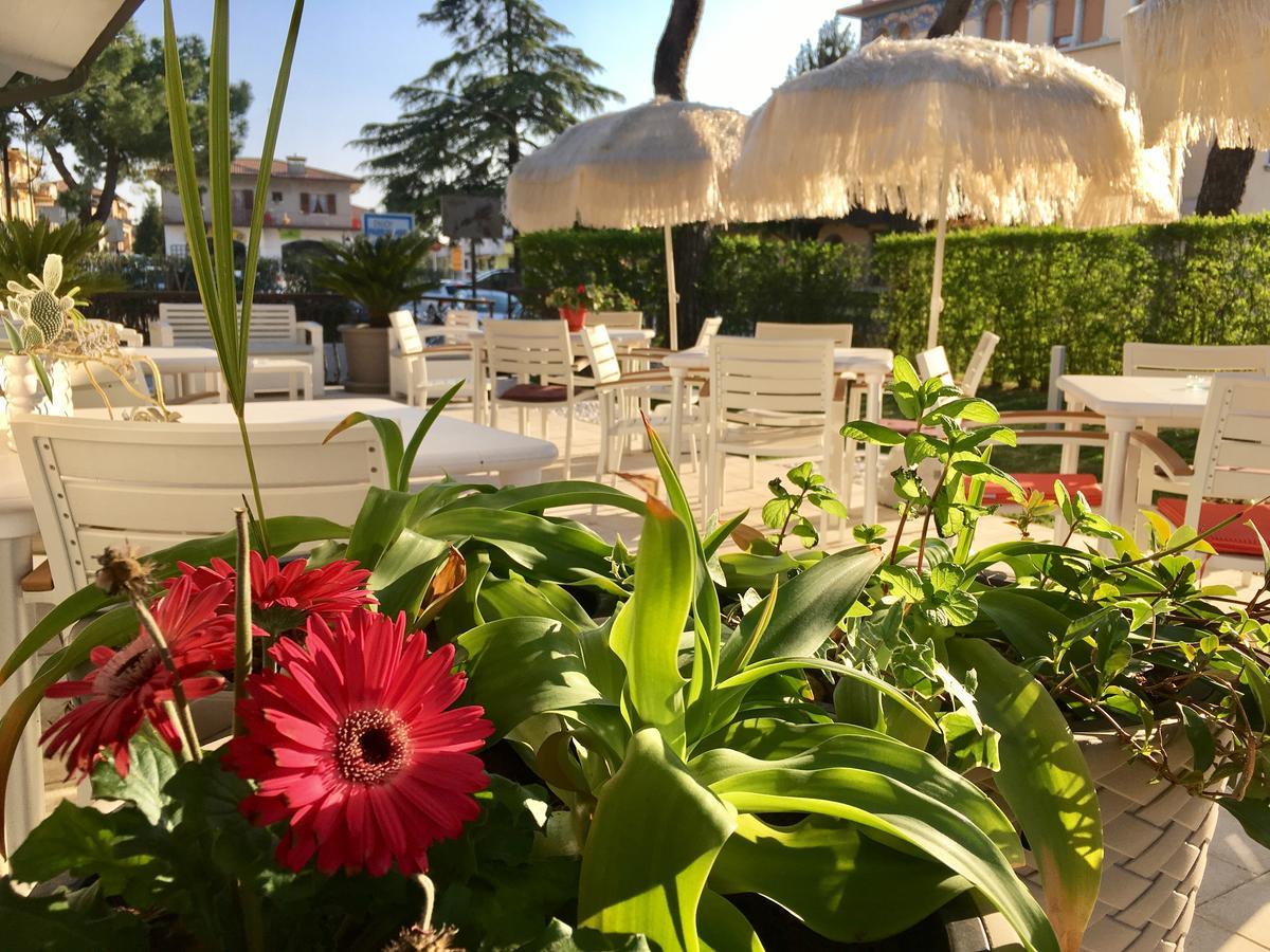 Hotel International Σιρμιόνε Εξωτερικό φωτογραφία
