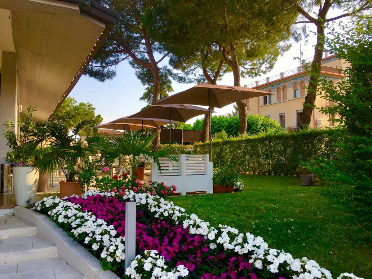 Hotel International Σιρμιόνε Εξωτερικό φωτογραφία